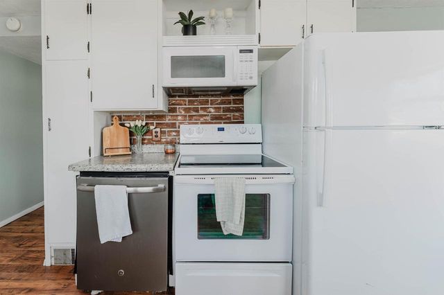 903 SMITH STREET, New London, WI 54961