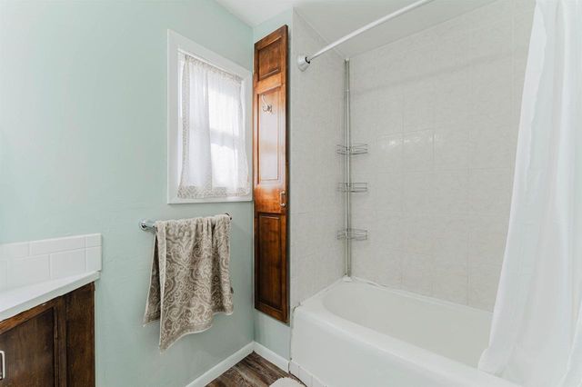 903 SMITH STREET, New London, WI 54961