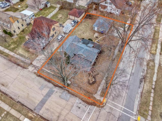 903 SMITH STREET, New London, WI 54961