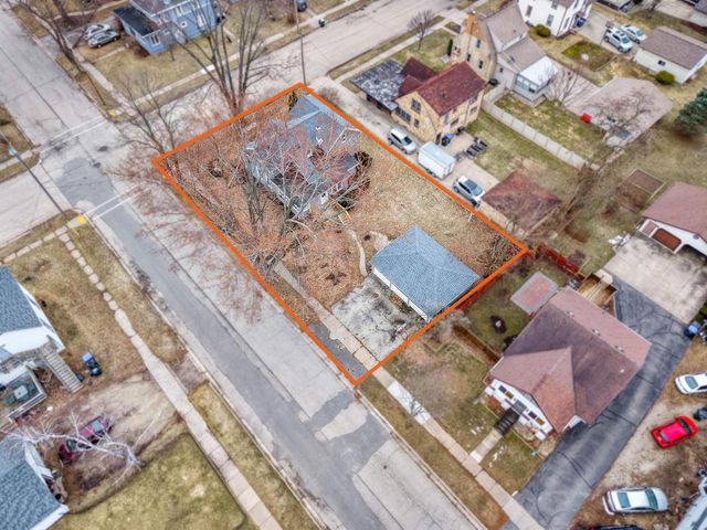 903 SMITH STREET, New London, WI 54961