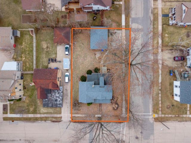 903 SMITH STREET, New London, WI 54961