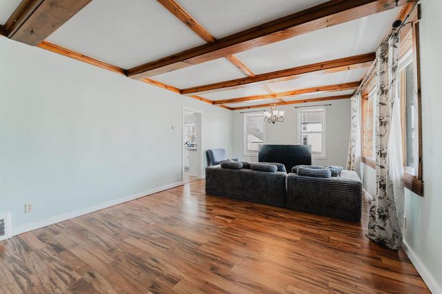 903 SMITH STREET, New London, WI 54961