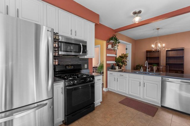 2439 Park Avenue F, Minneapolis, MN 55404