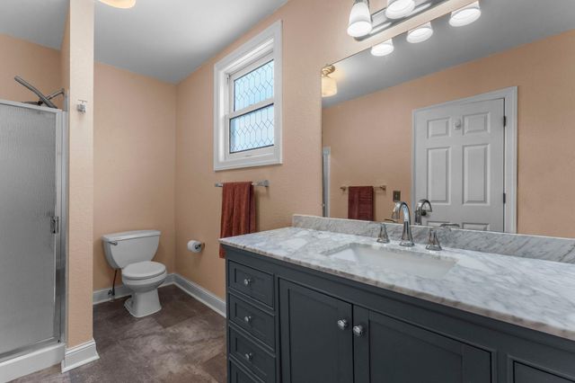 2439 Park Avenue F, Minneapolis, MN 55404