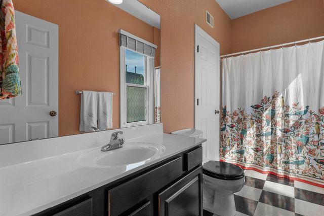 2439 Park Avenue F, Minneapolis, MN 55404
