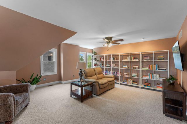 2439 Park Avenue F, Minneapolis, MN 55404