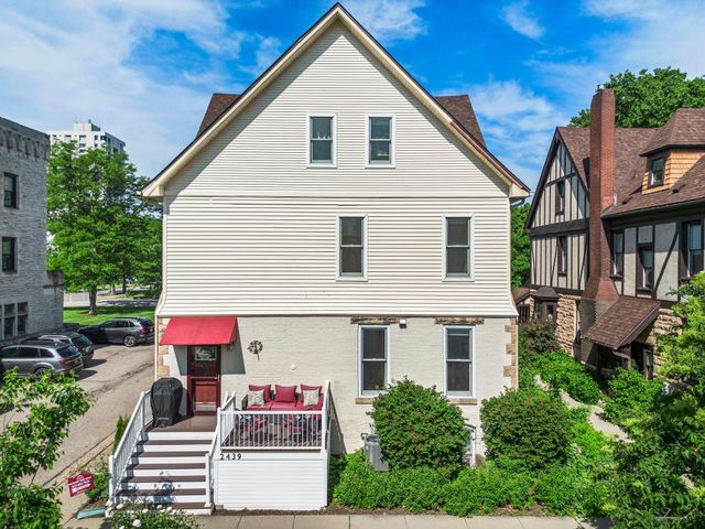 2439 Park Avenue F, Minneapolis, MN 55404
