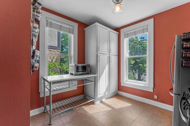 2439 Park Avenue F, Minneapolis, MN 55404