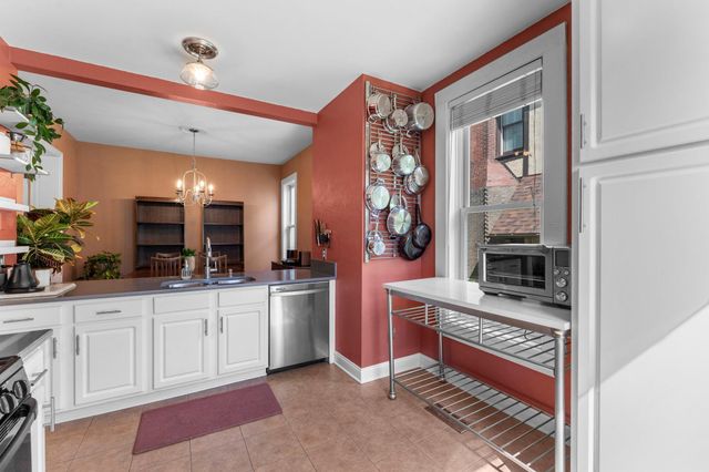 2439 Park Avenue F, Minneapolis, MN 55404