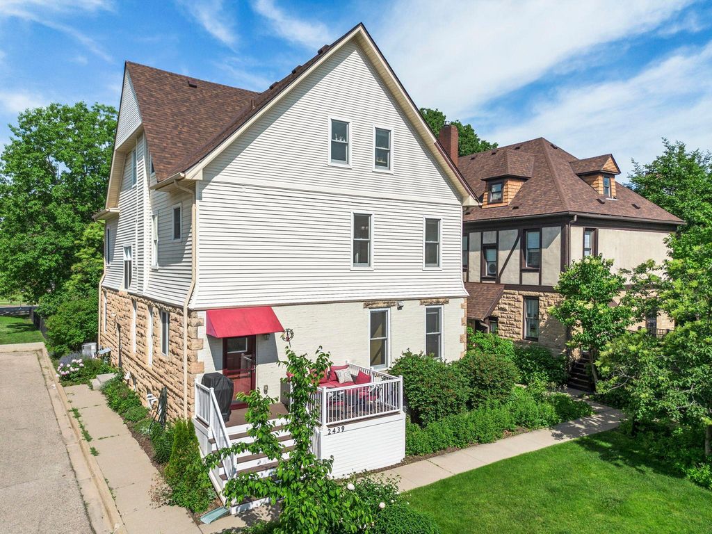 2439 Park Avenue F, Minneapolis, MN 55404