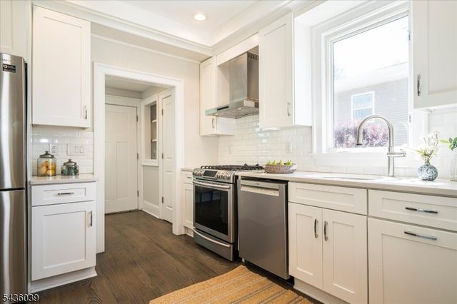 51 Gray St, Montclair Twp., NJ 07042