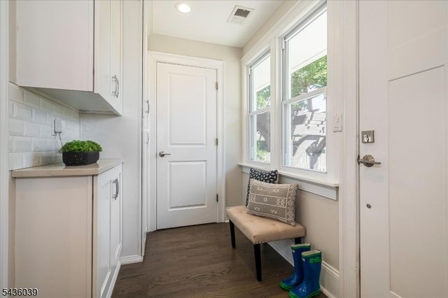 51 Gray St, Montclair Twp., NJ 07042