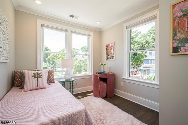 51 Gray St, Montclair Twp., NJ 07042