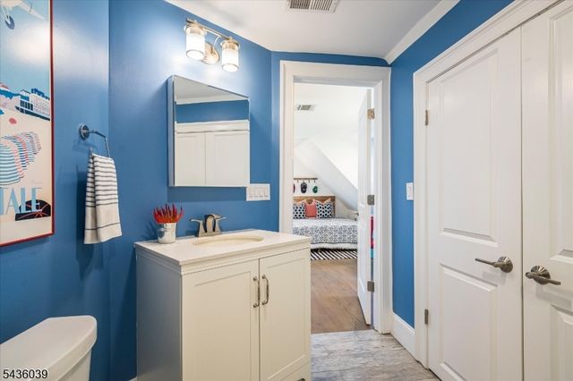 51 Gray St, Montclair Twp., NJ 07042