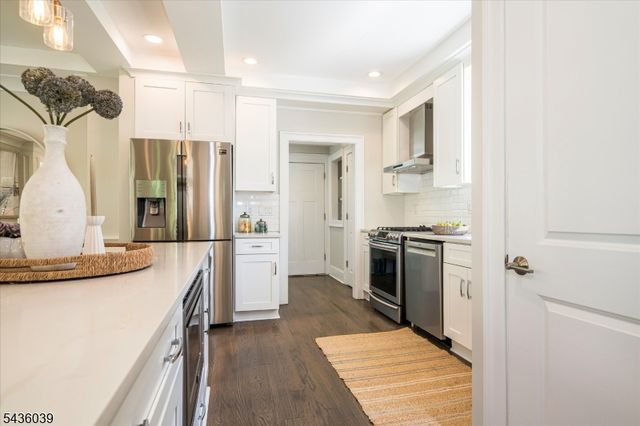 51 Gray St, Montclair Twp., NJ 07042