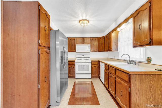 2650 Alger Road, Port Huron, MI 48060