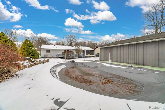 2650 Alger Road, Port Huron, MI 48060