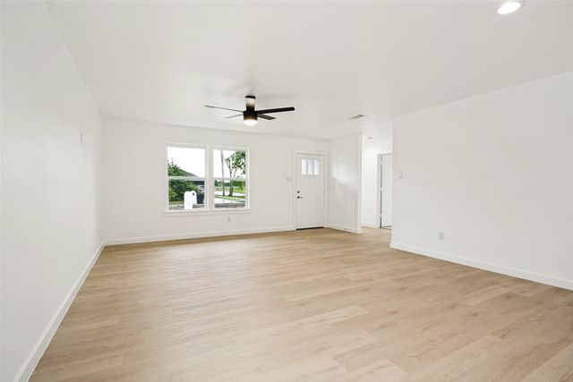 299 Stallings Street, Terrell, TX 75160