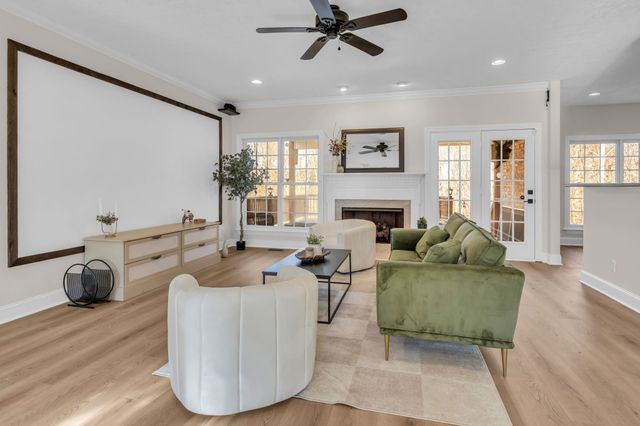 1094 Paradise Dr, Greenbrier, TN 37073