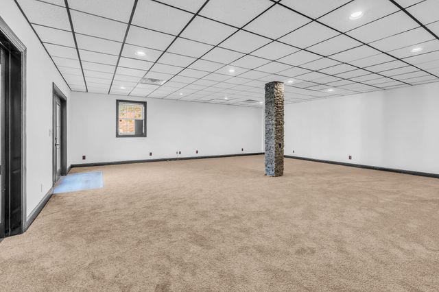 1094 Paradise Dr, Greenbrier, TN 37073