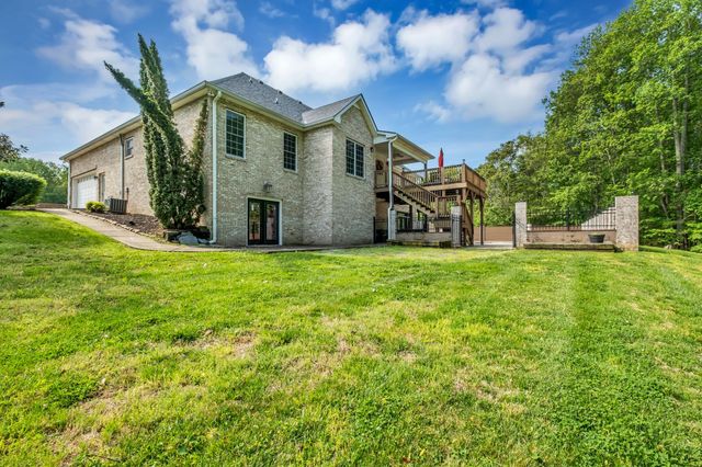 1094 Paradise Dr, Greenbrier, TN 37073