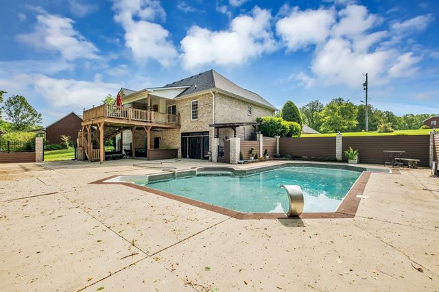 1094 Paradise Dr, Greenbrier, TN 37073