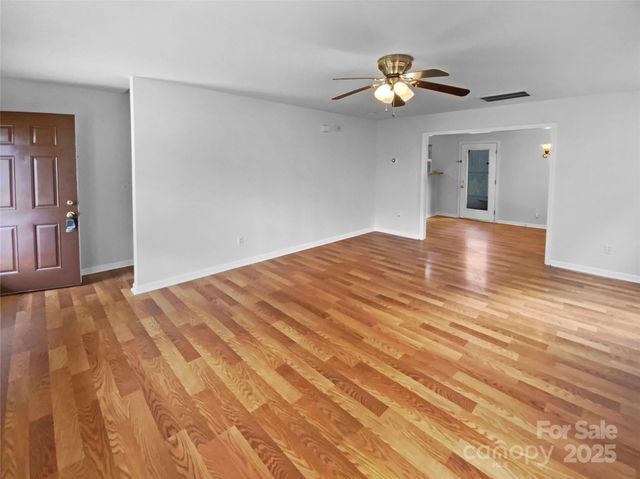 2134 Cindy Creek Lane, Charlotte, NC 28216