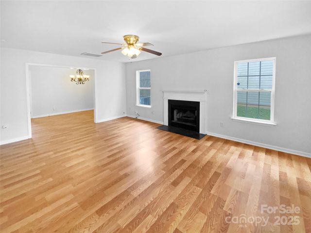 2134 Cindy Creek Lane, Charlotte, NC 28216