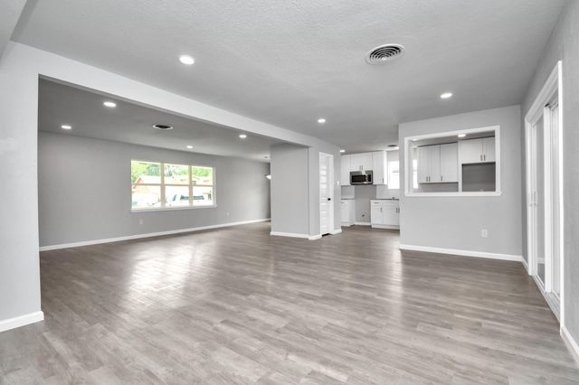 214 W Texas Avenue, Pasadena, TX 77506