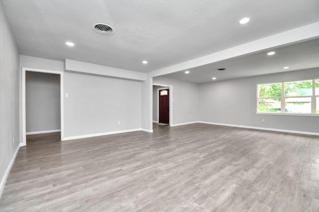 214 W Texas Avenue, Pasadena, TX 77506