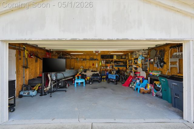 65 W Elmwood Avenue, Clawson, MI 48017