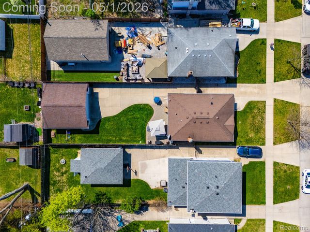 65 W Elmwood Avenue, Clawson, MI 48017