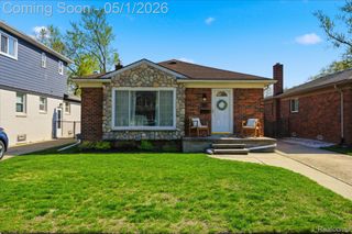 65 W Elmwood Avenue, Clawson, MI 48017
