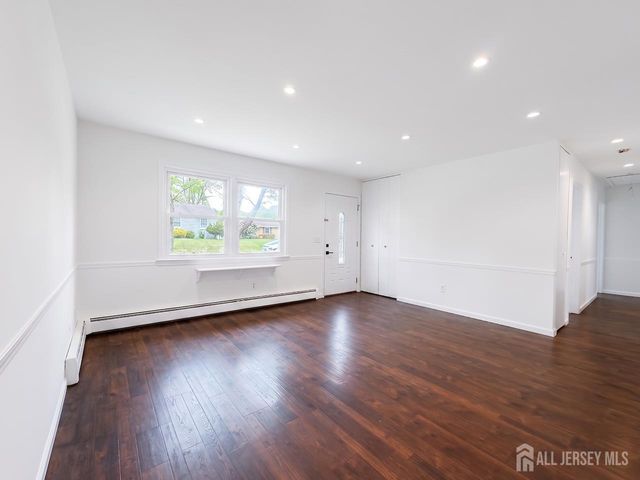 10 Brook Hollow Road, Piscataway, NJ 08854