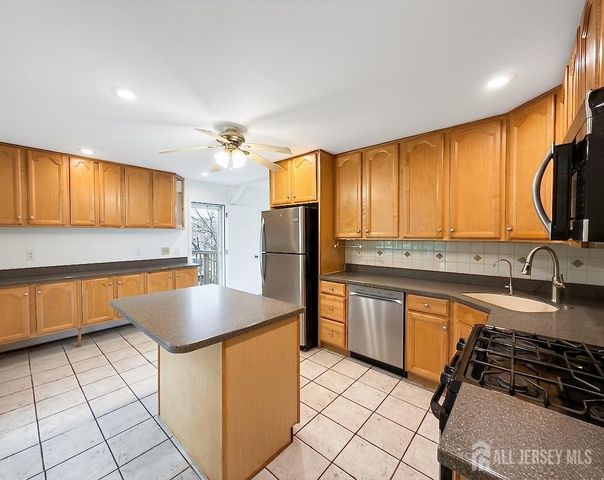 10 Brook Hollow Road, Piscataway, NJ 08854