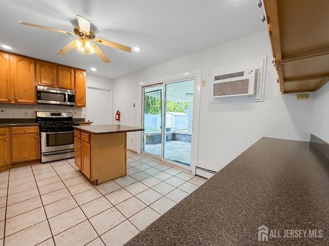 10 Brook Hollow Road, Piscataway, NJ 08854