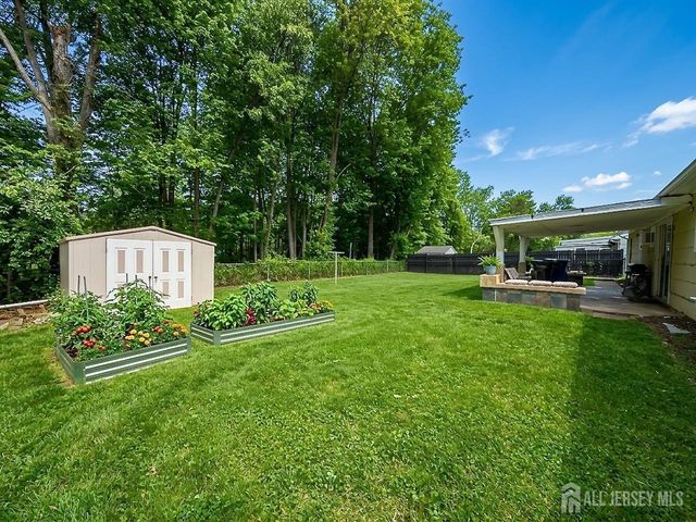 10 Brook Hollow Road, Piscataway, NJ 08854