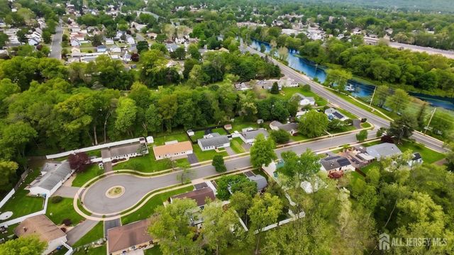 10 Brook Hollow Road, Piscataway, NJ 08854