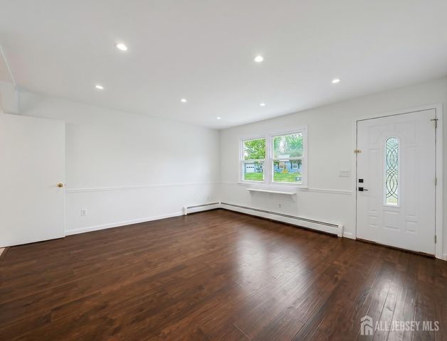 10 Brook Hollow Road, Piscataway, NJ 08854