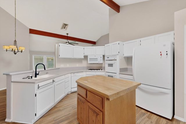 5404 Roanoke Avenue NW, Albuquerque, NM 87120