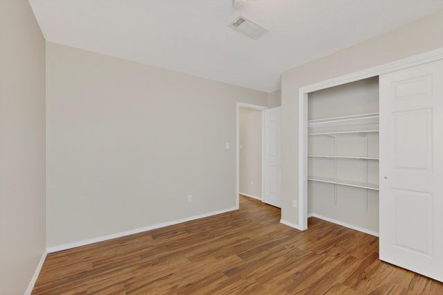 5404 Roanoke Avenue NW, Albuquerque, NM 87120