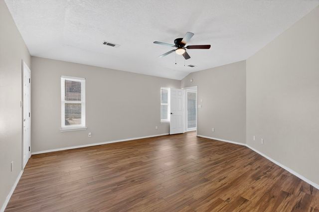 5404 Roanoke Avenue NW, Albuquerque, NM 87120