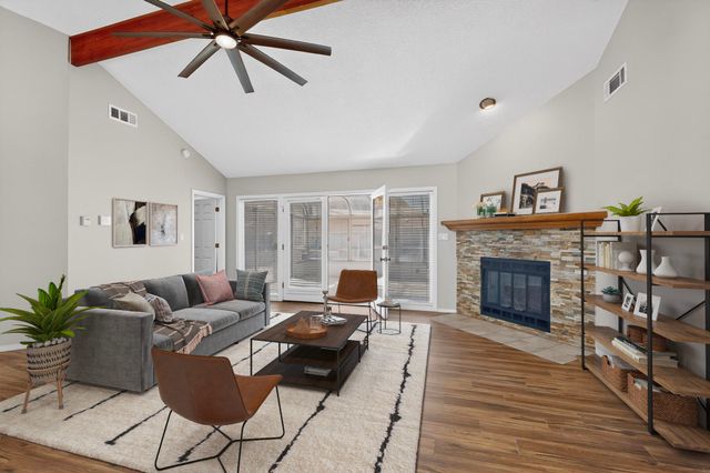 5404 Roanoke Avenue NW, Albuquerque, NM 87120