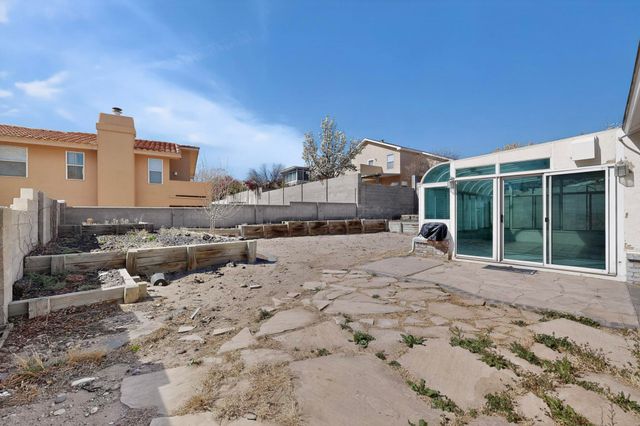 5404 Roanoke Avenue NW, Albuquerque, NM 87120