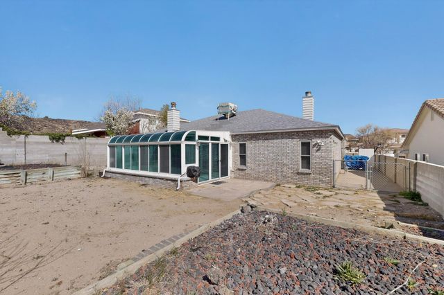 5404 Roanoke Avenue NW, Albuquerque, NM 87120