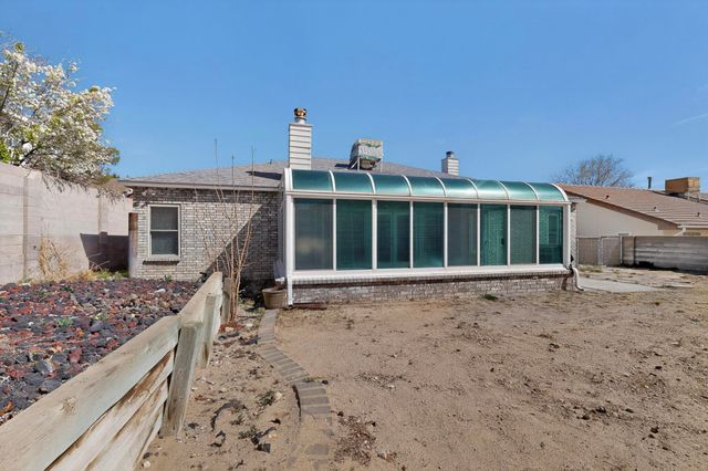 5404 Roanoke Avenue NW, Albuquerque, NM 87120