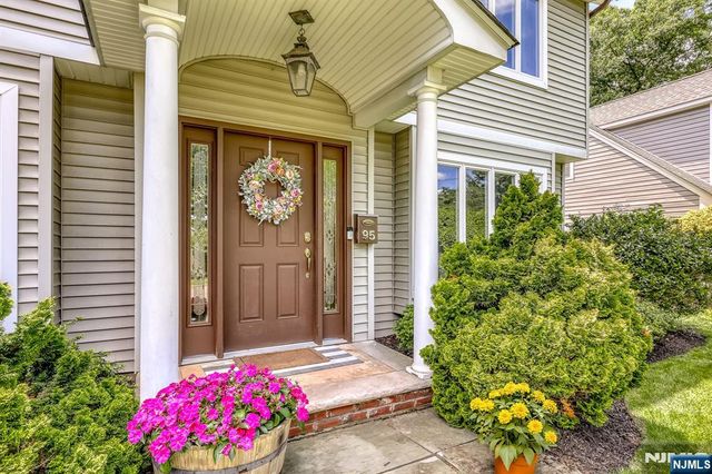 95 Spruce Street, Midland Park, NJ 07432
