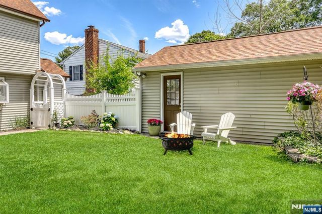 95 Spruce Street, Midland Park, NJ 07432