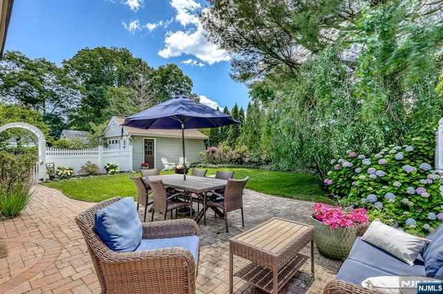95 Spruce Street, Midland Park, NJ 07432