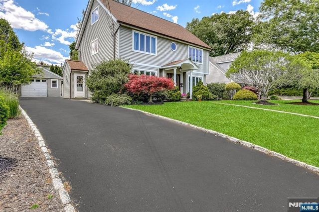 95 Spruce Street, Midland Park, NJ 07432